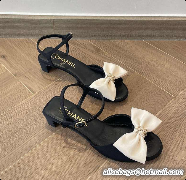 Charming Chanel Sandals in Grosgrain Black and Ivory 6080303