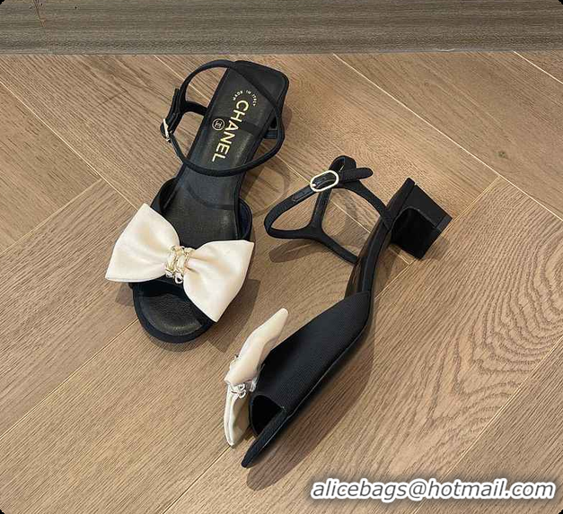 Charming Chanel Sandals in Grosgrain Black and Ivory 6080303