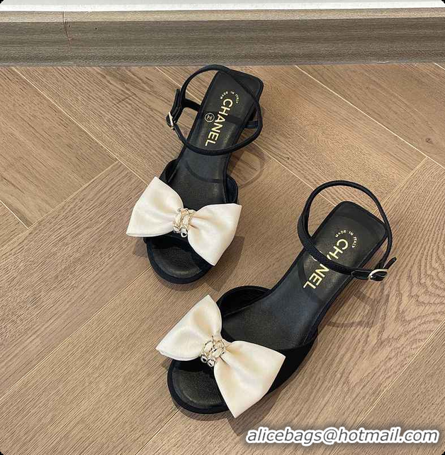 Charming Chanel Sandals in Grosgrain Black and Ivory 6080303