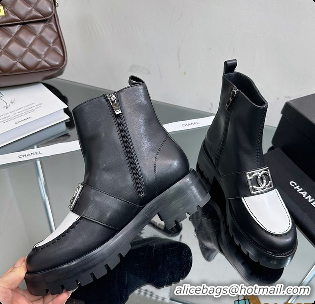 Luxurious Chanel Low Boots 01 6080406