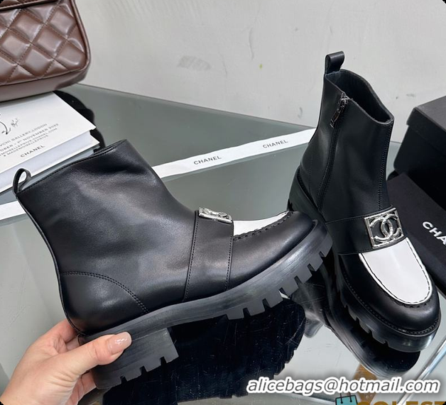 Luxurious Chanel Low Boots 01 6080406