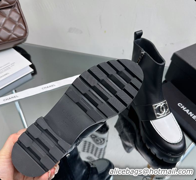 Luxurious Chanel Low Boots 01 6080406