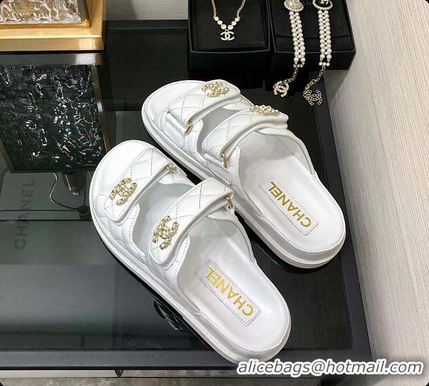 Buy Luxury Chanel Slipper White 01 6080415
