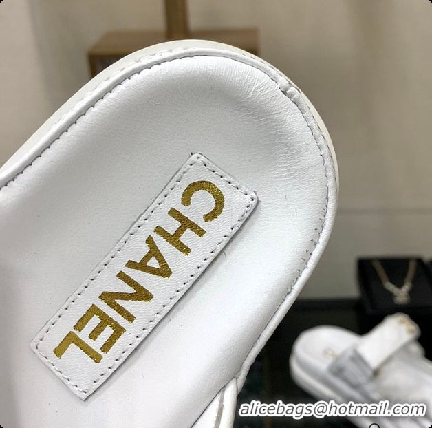 Buy Luxury Chanel Slipper White 01 6080415