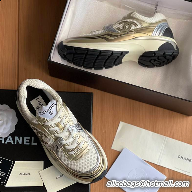 Stylish Chanel Sneaker Gold 6080619