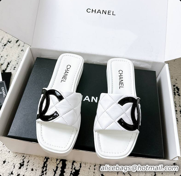Good Quality Chanel White Flat Slides 60807011