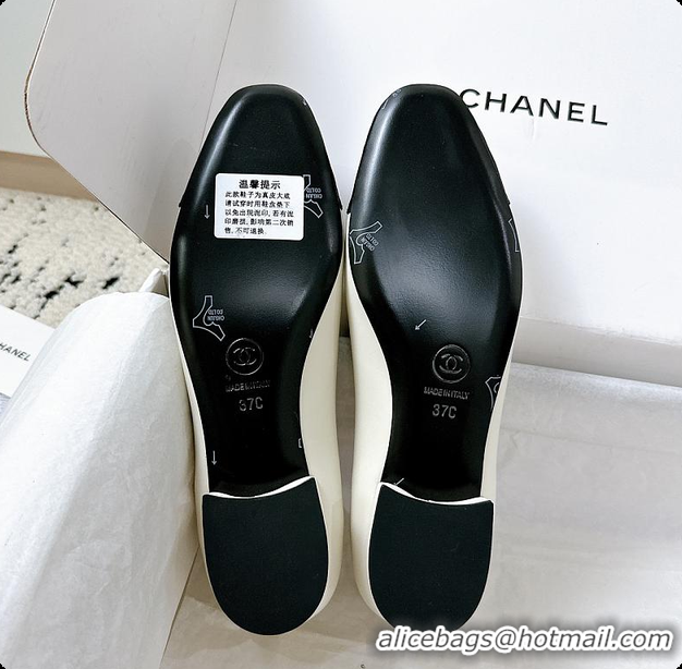 Charming Chanel White Ballet Flats 60807014