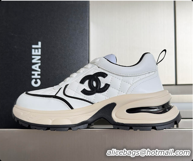 Luxurious Chanel Sneaker White & Black 6080803