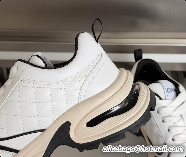 Luxurious Chanel Sneaker White & Black 6080803