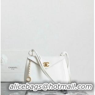 Best Product Chanel Hobo Handbag Lambskin & Gold-Tone Metal AS6242 White Fall-Winter 2026 Pre-Collection
