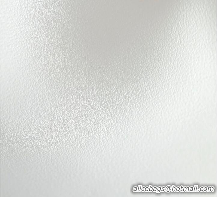 Best Product Chanel Hobo Handbag Lambskin & Gold-Tone Metal AS6242 White Fall-Winter 2026 Pre-Collection