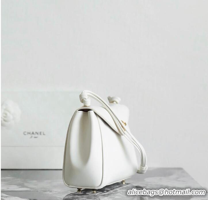 Best Product Chanel Hobo Handbag Lambskin & Gold-Tone Metal AS6242 White Fall-Winter 2026 Pre-Collection