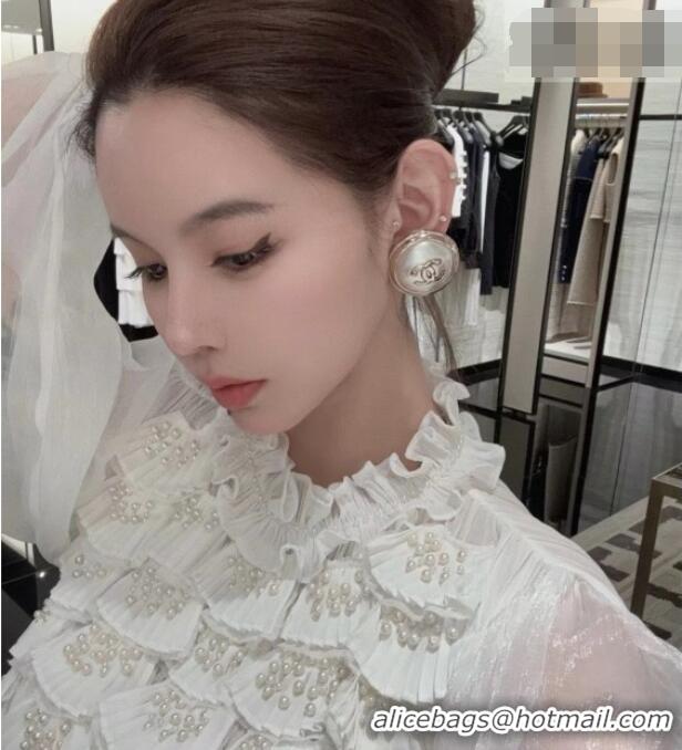 Famous Brand Chanel Large Studs Earrings 0108 White 2026