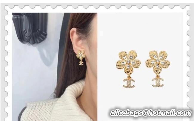 Buy Inexpensive Chanel Camellia Bloom Short Earrings 0108 Gold 2026