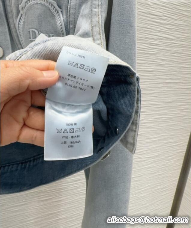 Famous Brand Dior Medaillon Cropped Jacket in Light Blue Cotton Denim D041417 2026