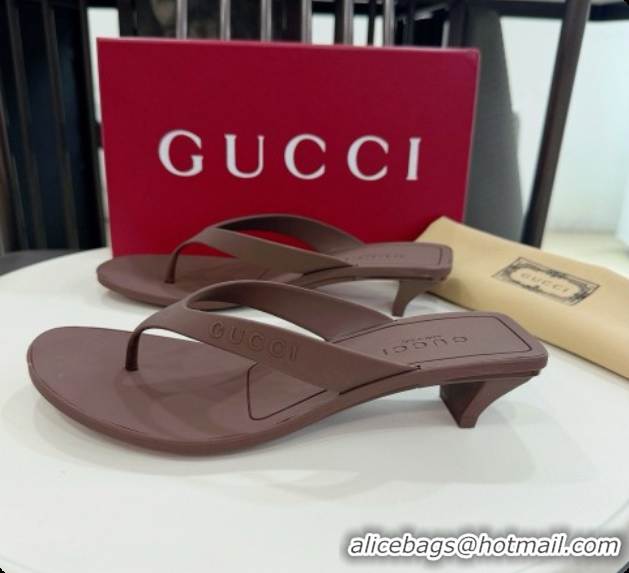 Popular Style Gucci Rubber Vittoria Thong Sandals 6080761 Brown 2026