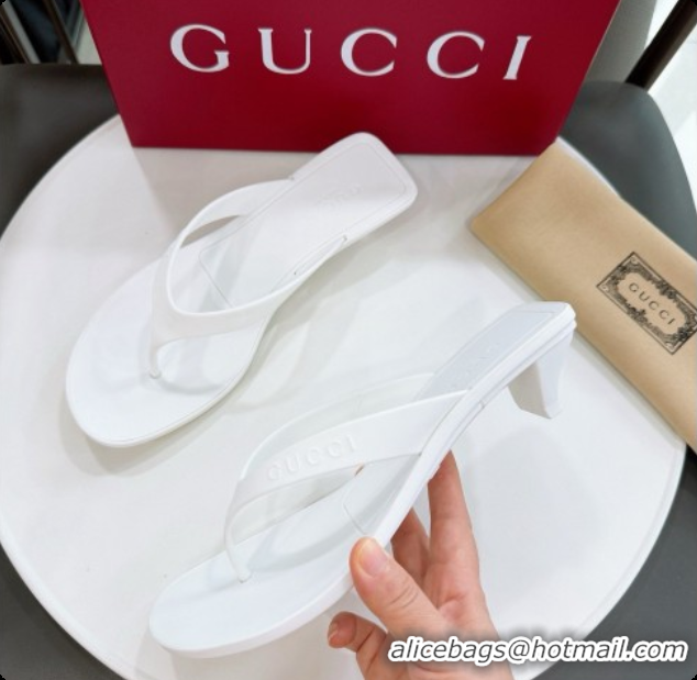 Low Cost Gucci Rubber Vittoria Thong Sandals 6080761 White 2026