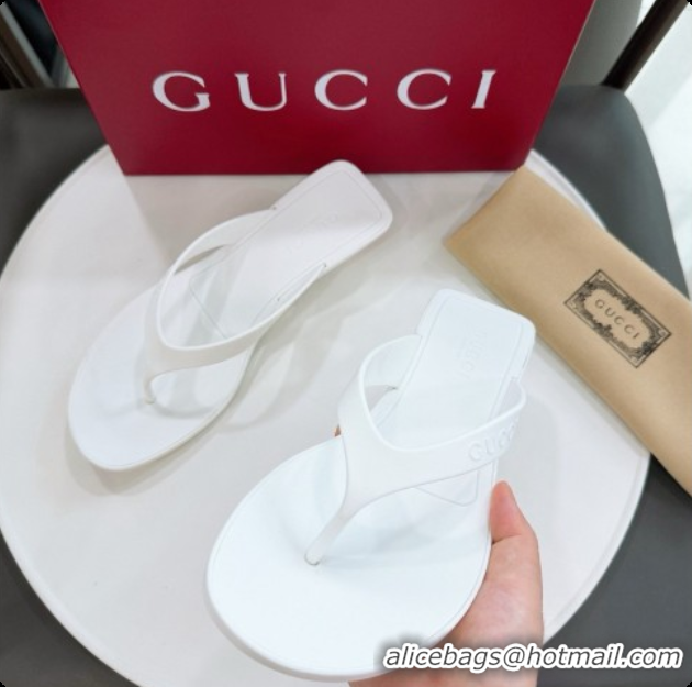 Low Cost Gucci Rubber Vittoria Thong Sandals 6080761 White 2026