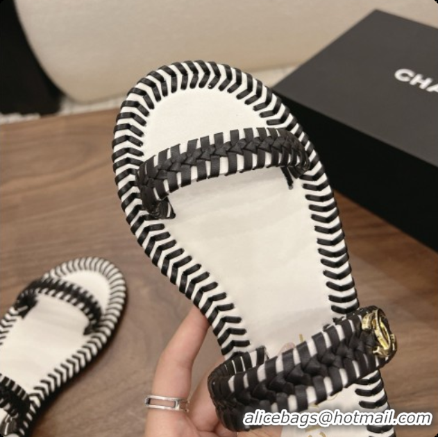 Charming Chanel Coco Beach Calfskin Mules Sandals G47142 Black/White 2026