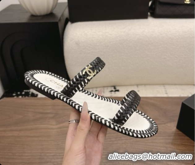 Charming Chanel Coco Beach Calfskin Mules Sandals G47142 Black/White 2026