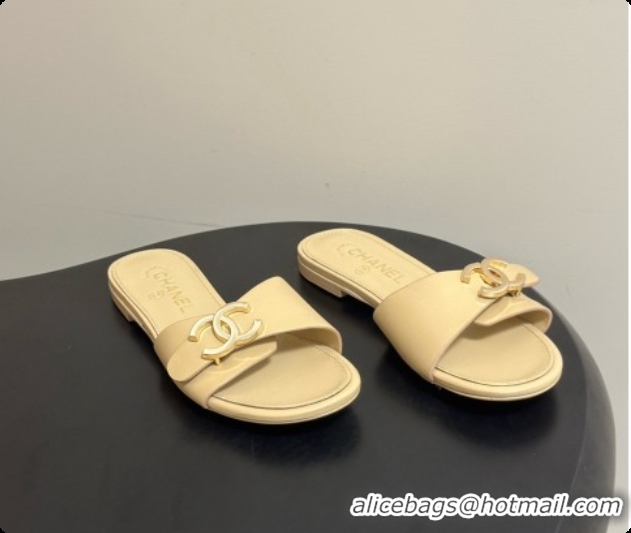 Pretty Style Chanel Calfskin Mules G47558 Beige 2026