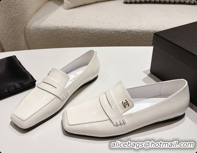 Charming Chanel Shiny Calfskin Moccasins Loafers G47493 White 2026