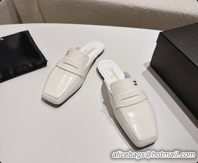 Pretty Style Chanel Shiny Calfskin Mules G47494 White 2026
