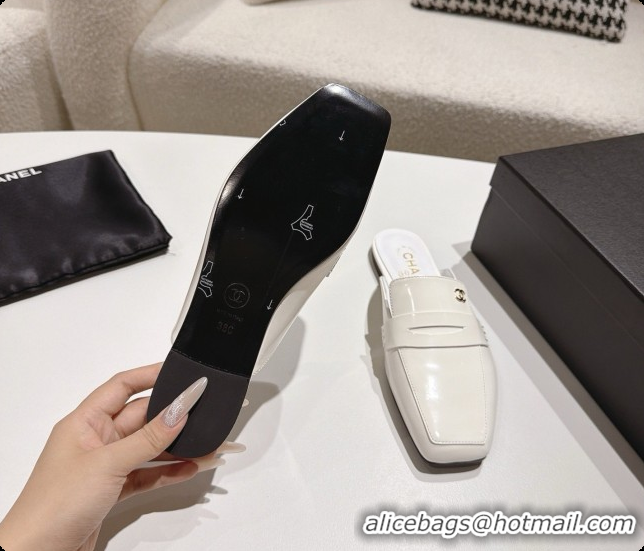 Pretty Style Chanel Shiny Calfskin Mules G47494 White 2026