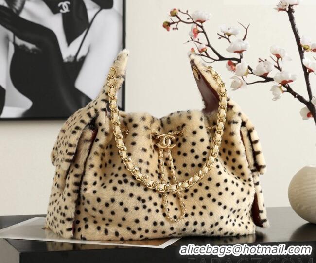 Best Quality Chanel 25 Small Handbag Catwalk Style AS5293 Beige 2026