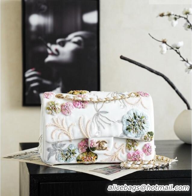 Famous Brand Chanel Embroidery Medium Flap Bag CH082413 White/Pink 2026