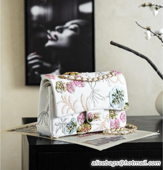 Famous Brand Chanel Embroidery Medium Flap Bag CH082413 White/Pink 2026
