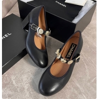 Luxurious Chanel Mar...