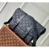 Top Grade Louis Vuitton Mens Christopher Messenger Bag in Black Taurillon Monogram Leather M28324 Black 2026