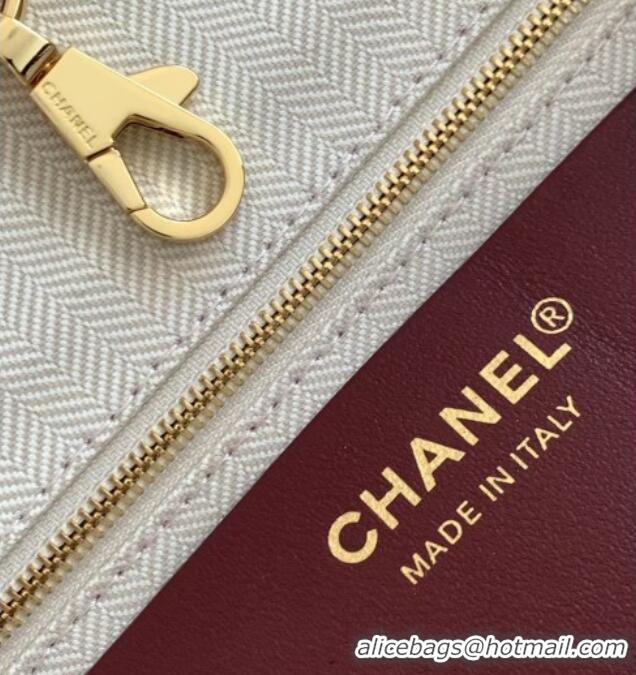 Famous Brand Chanel Small Tote Bag in Calfskin AS6200 Burgundy 2026