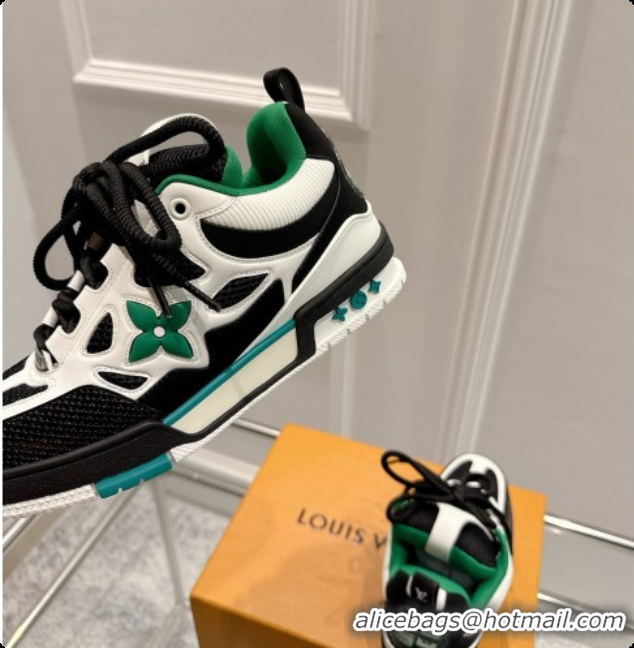 Pretty Style Louis Vuitton LV Skate Sneaker in Beige Mix of Materials LV073060 Black/White/Green 2026