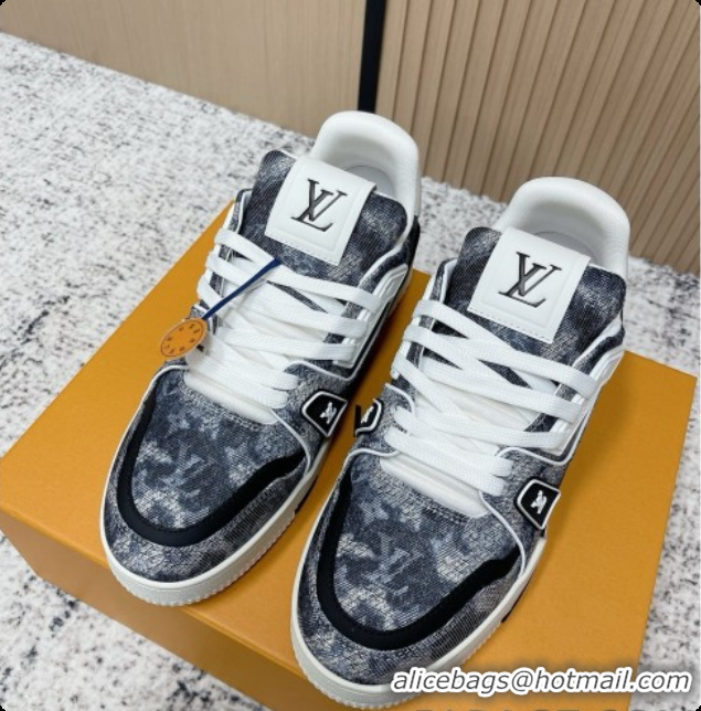 Popular Style Louis Vuitton Louis Vuitton LV Trainer Sneakers in Mix of Materials LV073125 Grey 2026