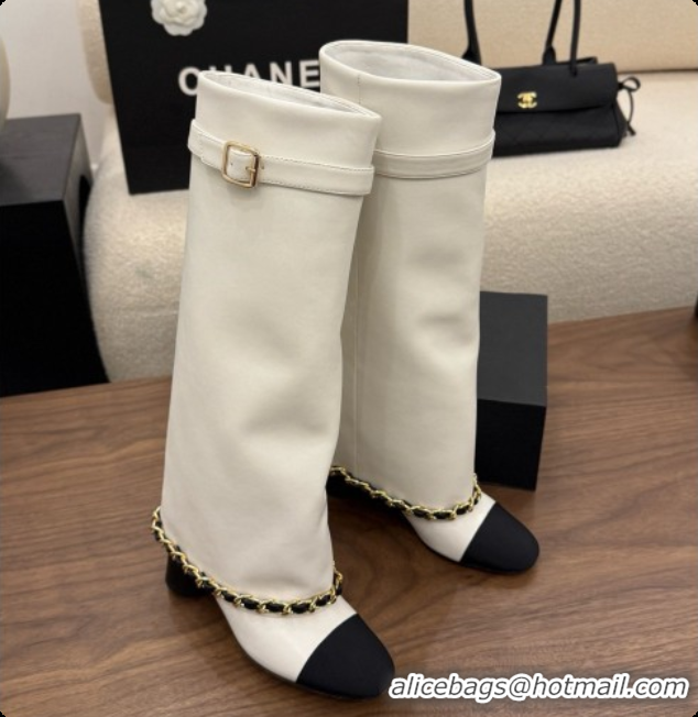Good Quality Chanel High Boots in Smooth Calfskin with Chain CH090939 White 2026