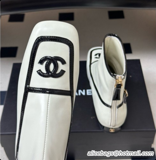 Buy Discount Chanel Short Boots in Lambskin & Patent Leather CH090979 White 2026