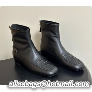 Stylish Chanel Short Boots in Lambskin & Patent Leather CH090981 Black 2026