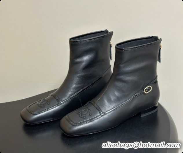 Stylish Chanel Short Boots in Lambskin & Patent Leather CH090981 Black 2026