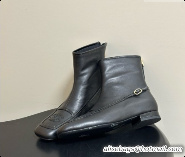 Stylish Chanel Short Boots in Lambskin & Patent Leather CH090981 Black 2026