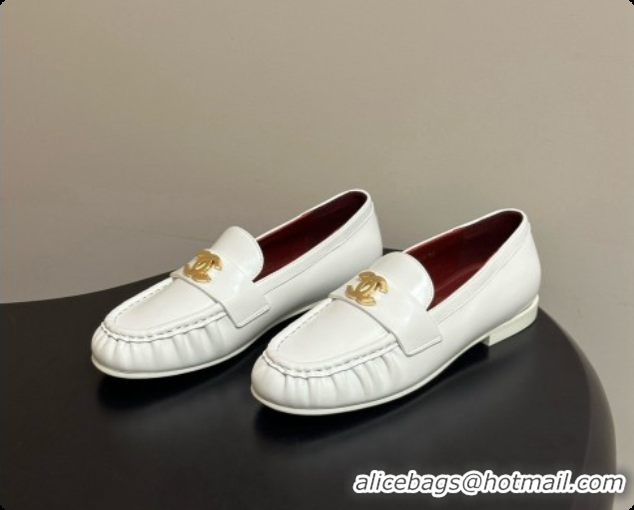 Stylish Chanel Calfskin Moccasins Loafers G47396 CH090984 White 2026