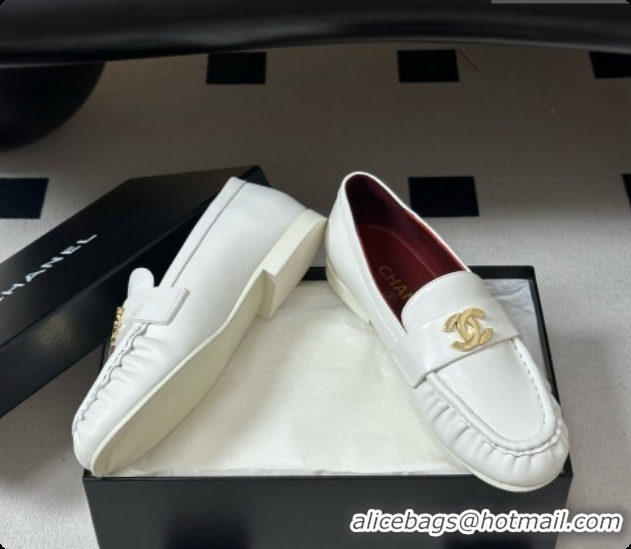 Stylish Chanel Calfskin Moccasins Loafers G47396 CH090984 White 2026