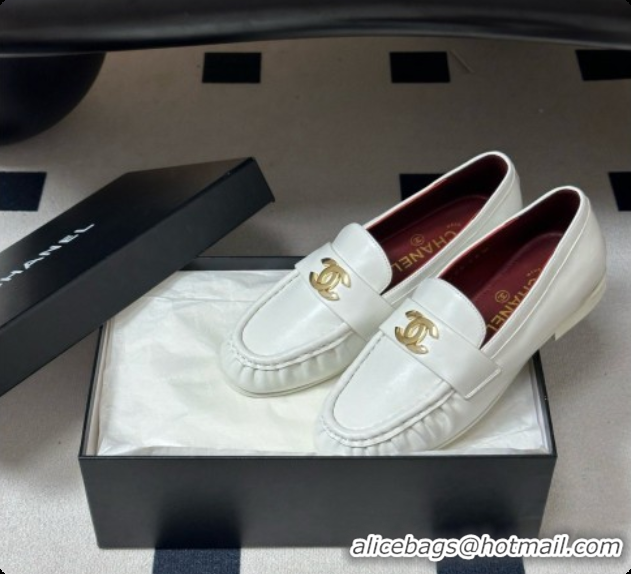 Stylish Chanel Calfskin Moccasins Loafers G47396 CH090984 White 2026