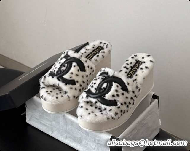 Elegant Chanel Fluffy Wedge Sandals CH091002 White 2026