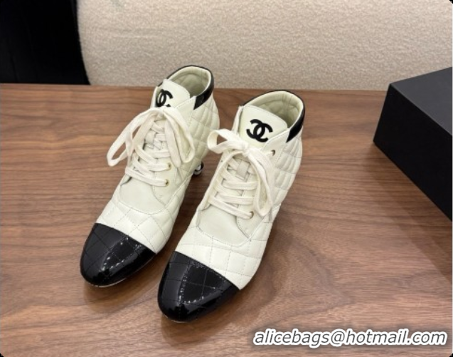 Grade Chanel Lace-up Boots in Calfskin & Patent Leather CH091031 White 2026 