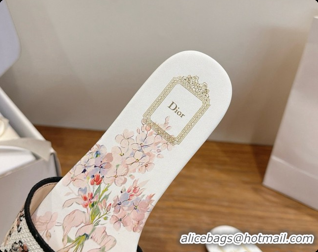 Discount Dior Flat Dway Slide in Lily Embroidered Cotton D080309 2026