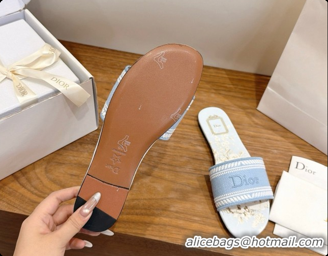 Super Quality Dior Flat Dway Slide in Lily Embroidered Cotton D080314 Blue 2026