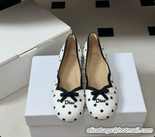 Good Quality Dior Romance Ballet Flat in White Cotton Embroidered with Black PolkaDior Motif 6091158 2026