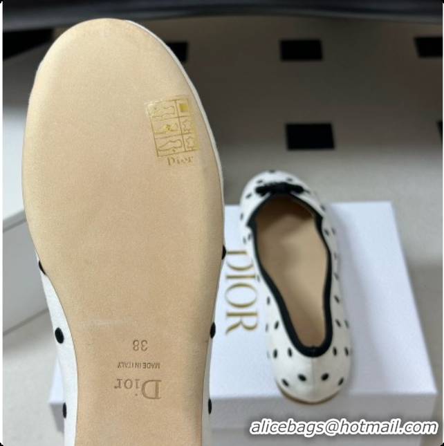 Good Quality Dior Romance Ballet Flat in White Cotton Embroidered with Black PolkaDior Motif 6091158 2026